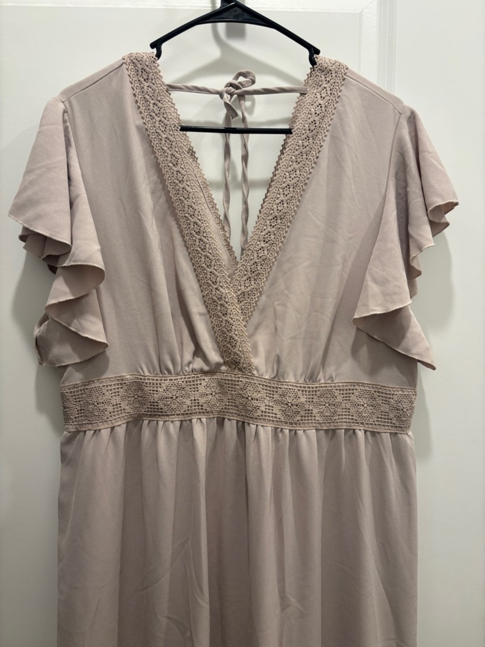 V-Neck Ruffle Sleeve Midi Dress in Cream XL - Picture 2 of 6